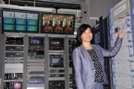 香港電台總監（電視）陳敏娟於慈雲山發射站主持訊號測試啟動禮，標示香港電台數碼地面電視發展進入新里程。