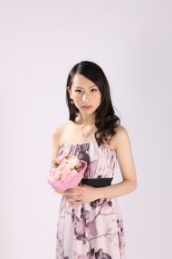 女高音邱芷芊亦是香港電台第四台舉辦的「樂壇新秀2011」之一
