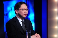 律政司司長袁國強擔任時事訪談節目《星期五主場》首集嘉賓。