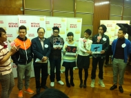 (左起)張偉基、湯駿業、鍾景輝、糖兄妹、夏妙然、林德信和徐偉賢為港台數碼台新節目錄音。