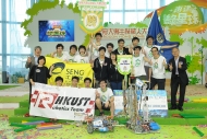 圖四：比賽由科大的征龍隊奪魁，該隊八月將為港出戰越南主辦的《亞太廣播聯盟機械人大賽2013》角逐亞太區寶座。