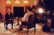 李光耀於2001年接受【傑出華人系列】節目編導張國良訪問。