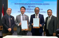 Eddie Cheung, Director of Broadcasting, (second from left) signed a MoU with Dr. I. Hendrasmo, President Director of RRI (third from left).