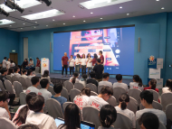 各组太阳使者展创作成果，互相交流。