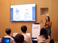 AI机械人辩论除要求同学运用AI软件撰写内容，亦需加入编程元素。